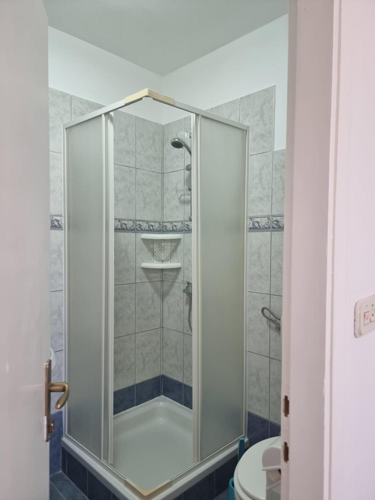 Apartmani Alen Dinjiska ภายนอก รูปภาพ