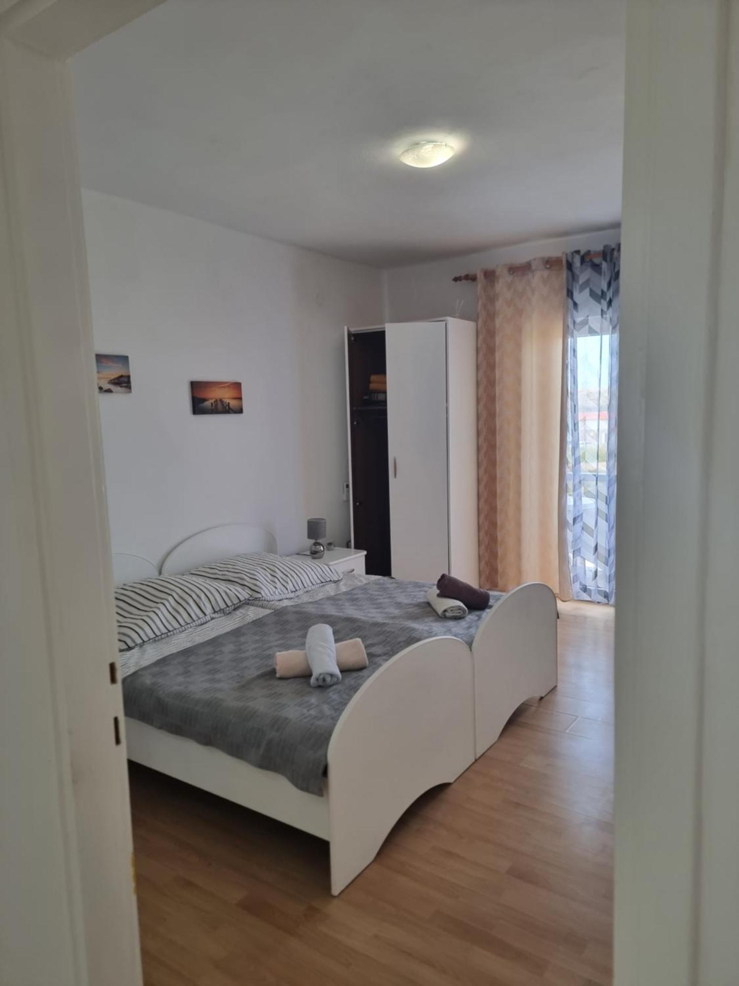 Apartmani Alen Dinjiska ภายนอก รูปภาพ