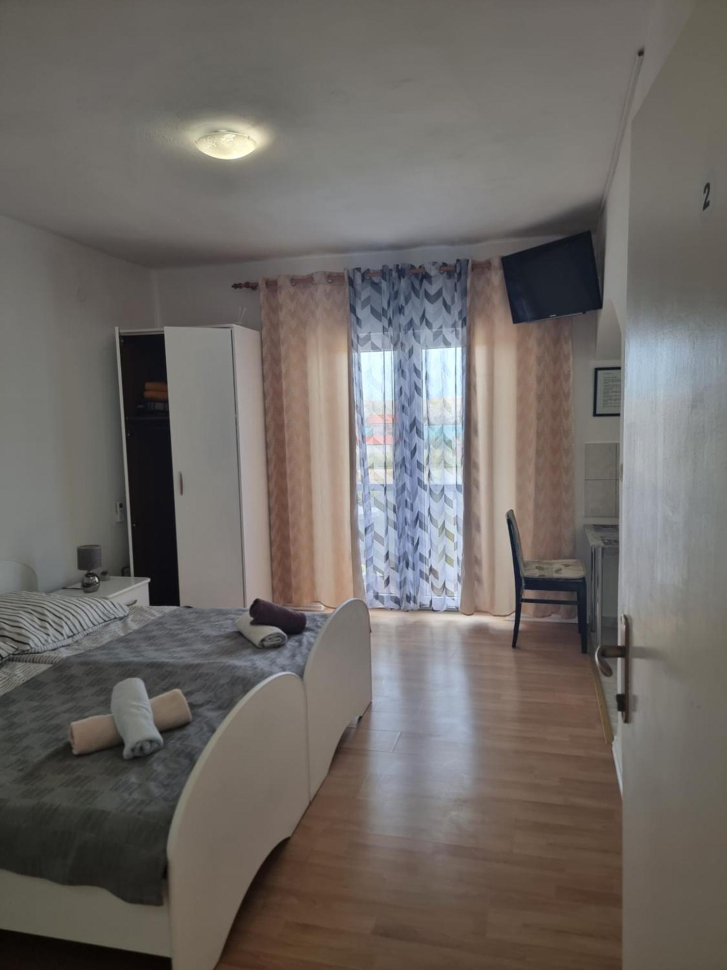 Apartmani Alen Dinjiska ภายนอก รูปภาพ